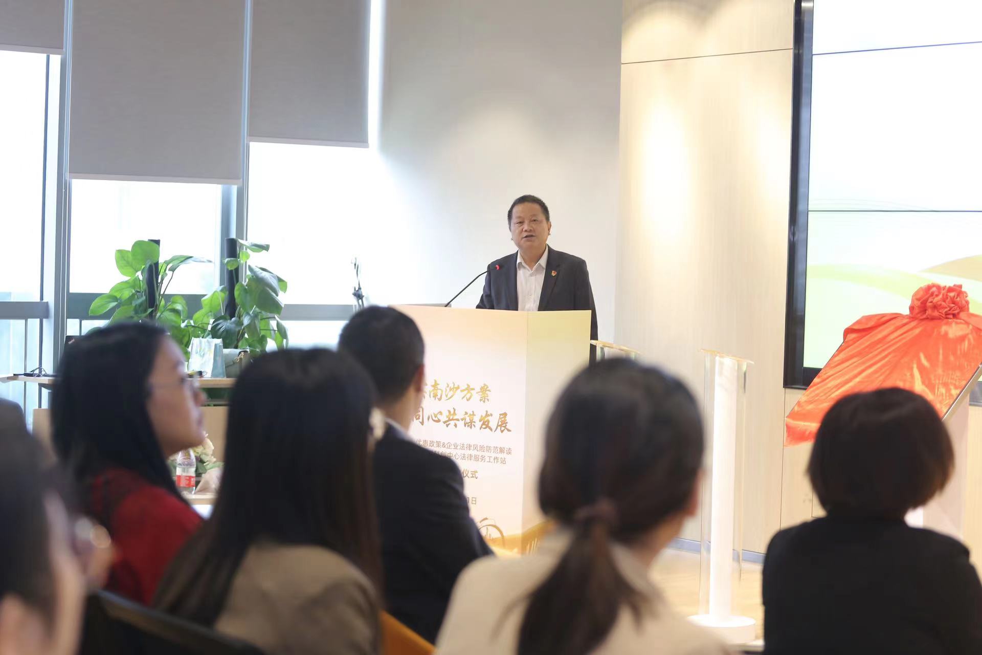 1708480726606903.jpg 61708480349_.pic.jpg